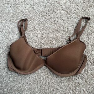Skims Weightless Scoop Bra